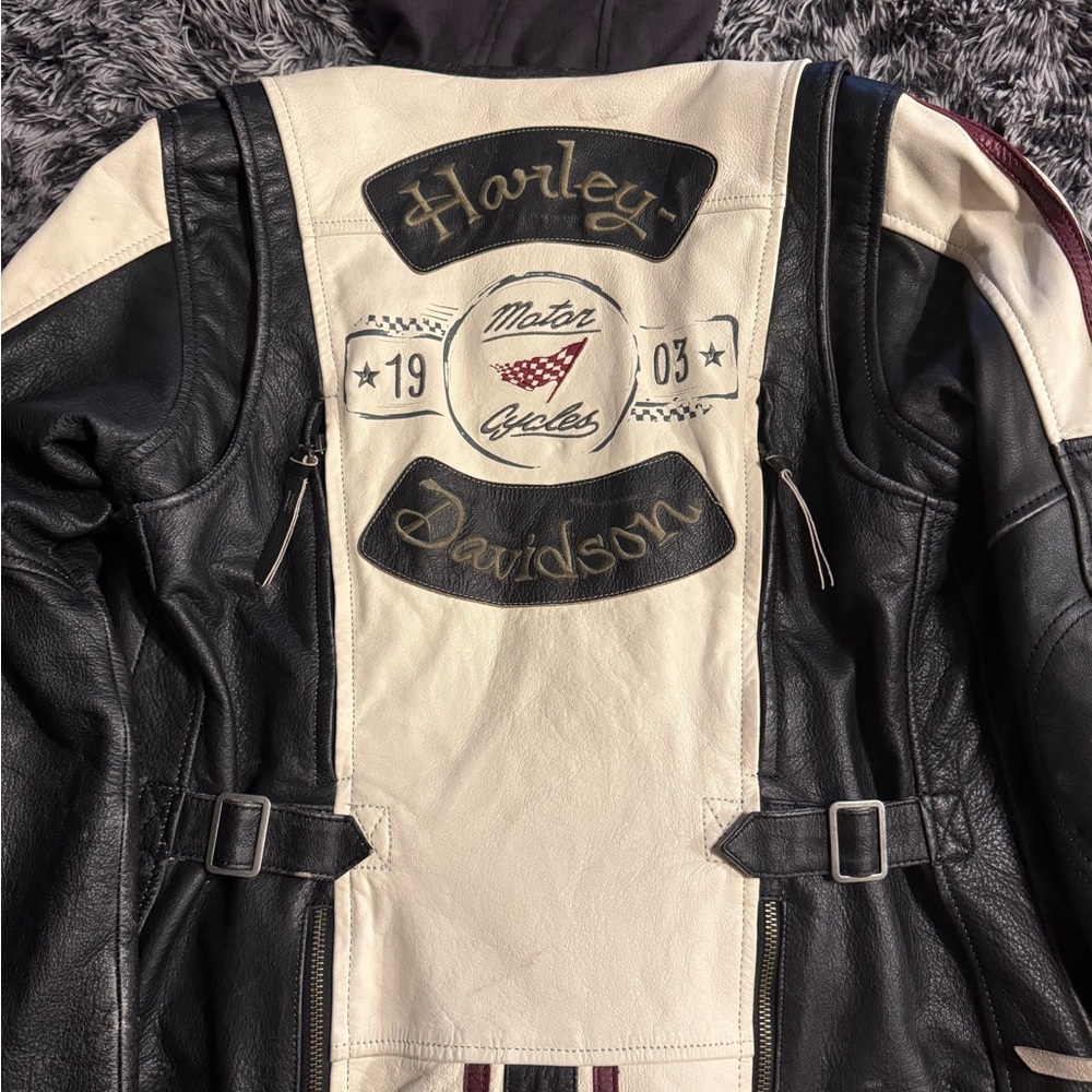 Harley-Davidson Black and Cream Leather Motorcycle Jacket with Burgundy Accents - Picture 3 of 8